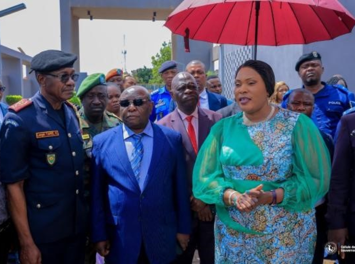 Pour renforcer la sécurité et l’administration , Lualaba : Fifi Masuka présente les 15 jeeps tout-terrain dotées par le Chef de l’Etat à la province